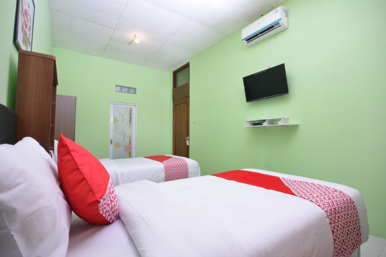 Super Oyo 1046 Omah Pathok Hotel Yogyakarta Exterior photo
