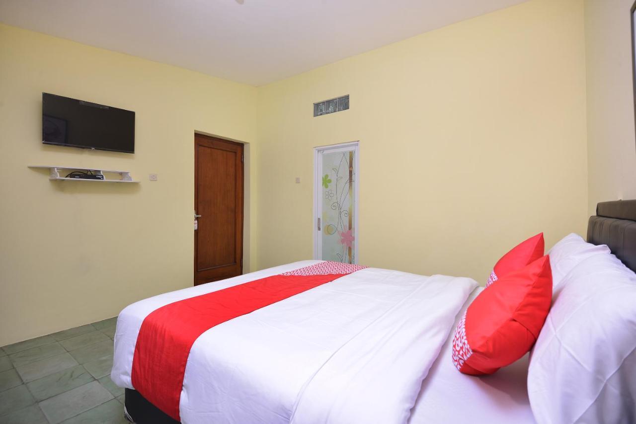 Super Oyo 1046 Omah Pathok Hotel Yogyakarta Exterior photo