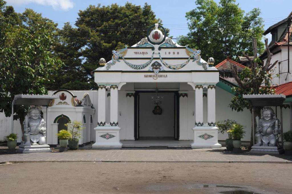 Super Oyo 1046 Omah Pathok Hotel Yogyakarta Exterior photo
